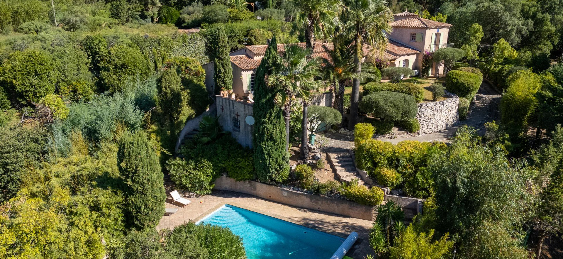 Discover this property: Grimaud - France - House, 8 rooms, 6 bedrooms - Slideshow Picture 1
